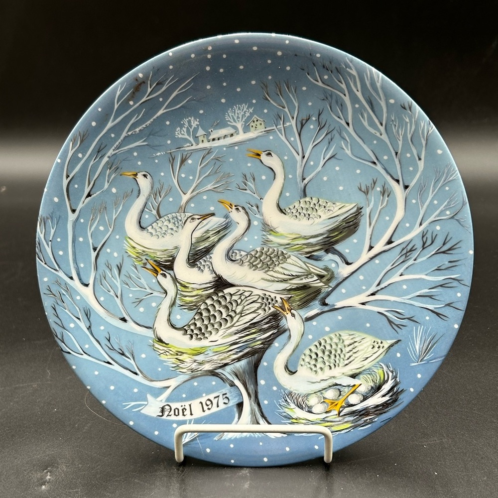 Haviland Limoges Decorative Plate with Blue Accents six geese laying, Christmas